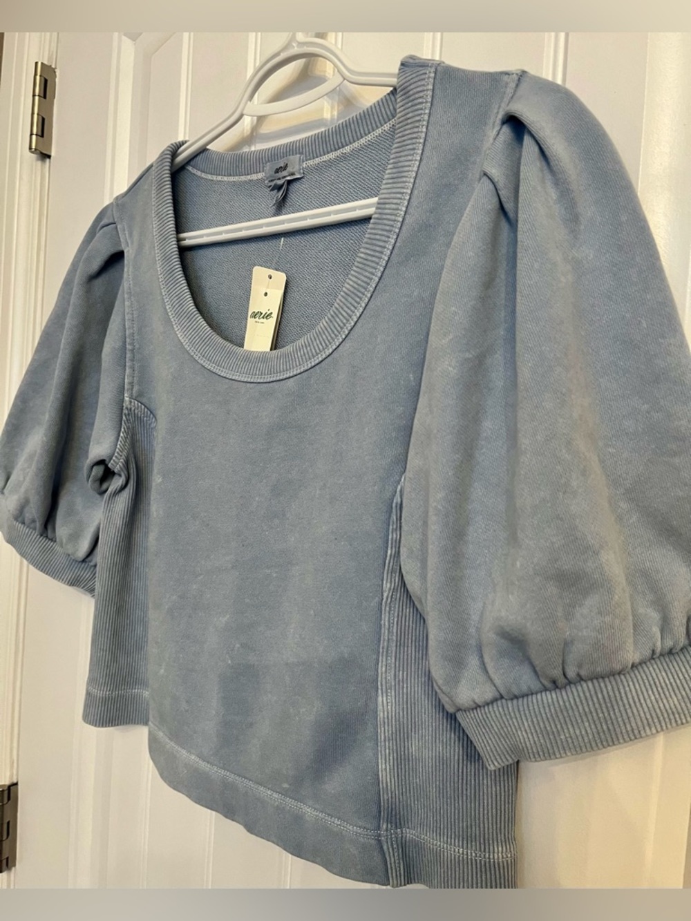 NWT Aerie Puff Sleeve Scoop Neck Top
